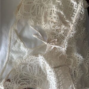Elegant Lace Sleepwear in Cream